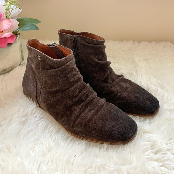 NEW Jeffrey Campbell Suede Booties - Picture 15 of 15